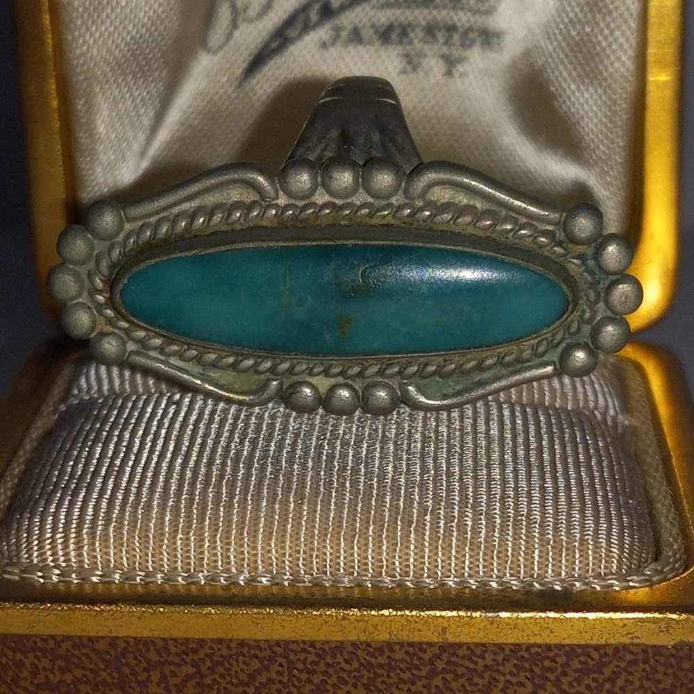 Antique Navajo Silver Ring with Long Turquoise Gemstone - Picture 5 of 6